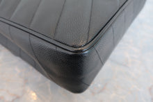 画像をギャラリービューアに読み込む, CHANEL/シャネル Vステッチチェーンショルダーバッグ キャビアスキン ブラック/ゴールド金具 ショルダーバッグ 800030196