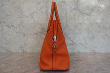 将图片加载到图库查看器,HERMES/BOLIDE 31 Clemence leather Orange □H刻印 Shoulder bag 800040168