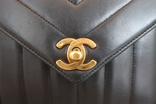 画像をギャラリービューアに読み込む, CHANEL/シャネル マドモアゼルVステッチチェーンショルダーバッグ ラムスキン ブラック/ゴールド金具 ショルダーバッグ 800060187