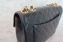 Load image into Gallery viewer, CHANEL Medium Matelasse single flap chain shoulder bag Lambskin Black/Gold hadware Shoulder bag 700080059
