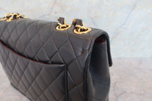 Load image into Gallery viewer, CHANEL Medium Matelasse single flap chain shoulder bag Lambskin Black/Gold hadware Shoulder bag 700080059