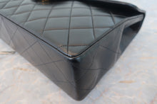 Load image into Gallery viewer, CHANEL Medium Matelasse single flap chain shoulder bag Lambskin Black/Gold hadware Shoulder bag 700080059