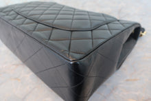 Load image into Gallery viewer, CHANEL Medium Matelasse single flap chain shoulder bag Lambskin Black/Gold hadware Shoulder bag 700080059