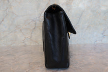 Load image into Gallery viewer, CHANEL Medium Matelasse single flap chain shoulder bag Lambskin Black/Gold hadware Shoulder bag 700100113