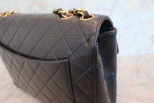 Load image into Gallery viewer, CHANEL Medium Matelasse single flap chain shoulder bag Lambskin Black/Gold hadware Shoulder bag 700100113