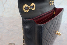 Load image into Gallery viewer, CHANEL Medium Matelasse single flap chain shoulder bag Lambskin Black/Gold hadware Shoulder bag 700080059