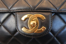 Load image into Gallery viewer, CHANEL Medium Matelasse single flap chain shoulder bag Lambskin Black/Gold hadware Shoulder bag 700100113