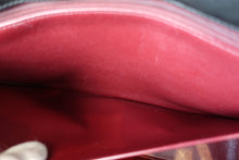 Load image into Gallery viewer, CHANEL Medium Matelasse single flap chain shoulder bag Lambskin Black/Gold hadware Shoulder bag 700080059