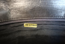 Load image into Gallery viewer, CHANEL Medium Matelasse single flap chain shoulder bag Lambskin Black/Gold hadware Shoulder bag 700100113