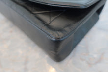 将图片加载到图库查看器,CHANEL/香奈儿 戴妃 CF 链条包 羊皮 Black/Gold hadware(黑色/金色金属) 肩背包 800030200