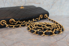 將圖片載入圖庫檢視器 CHANEL/シャネル 中マトラッセシングルフラップチェーンショルダーバッグ キャビアスキン ブラック/ゴールド金具 ショルダーバッグ 700040129