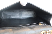 將圖片載入圖庫檢視器 CHANEL/シャネル 中マトラッセシングルフラップチェーンショルダーバッグ キャビアスキン ブラック/ゴールド金具 ショルダーバッグ 700040129
