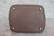 画像をギャラリービューアに読み込む, HERMES/エルメス ピコタンロックMM トリヨンクレマンス エトゥープ □M刻印 ハンドバッグ 800020010