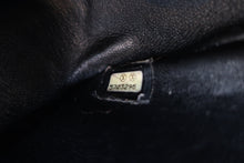 將圖片載入圖庫檢視器 CHANEL/シャネル 中マトラッセシングルフラップチェーンショルダーバッグ キャビアスキン ブラック/ゴールド金具 ショルダーバッグ 700040129