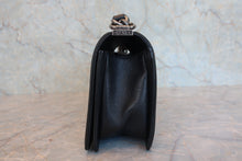画像をギャラリービューアに読み込む, CHANEL/シャネル ボーイシャネルチェーンショルダーバッグ ソフトキャビアスキン/パテント ブラック/シルバー金具 ショルダーバッグ 800030193
