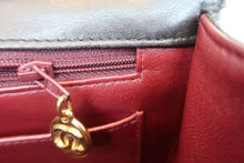 将图片加载到图库查看器,CHANEL/香奈儿 中号CF 单盖包 链条包 羊皮 Black/Gold hadware(黑色/金色金属) 肩背包 700030142