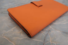 Load image into Gallery viewer, HERMES  Bearn Soufflet Epsom leather Mango □P Engraving Wallet 700090114