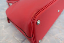 Load image into Gallery viewer, HERMES/BOLIDE 27 Epsom leather Rouge casaque T Engraving Shoulder bag 700070036