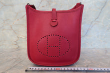 画像をギャラリービューアに読み込む, HERMES/エルメス エブリンTPM ヴォーエプソン ルビー ショルダーバッグ 700100092