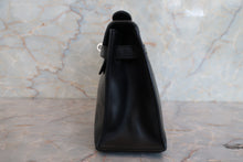 Load image into Gallery viewer, HERMES Pochette Kelly Gulliver leather Black □H Engraving Hand bag 700090083