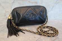 将图片加载到图库查看器,CHANEL/香奈儿 经典双C 流苏 链条包 羊皮 Black/Gold hadware(黑色/金色金属) 肩背包 700100159