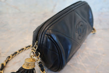 将图片加载到图库查看器,CHANEL/香奈儿 经典双C 流苏 链条包 羊皮 Black/Gold hadware(黑色/金色金属) 肩背包 700100159