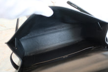 Load image into Gallery viewer, HERMES Pochette Kelly Gulliver leather Black □H Engraving Hand bag 700090083