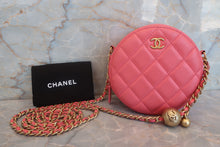 Load image into Gallery viewer, CHANEL Matelasse round chain shoulder bag Lambskin Pink/Gold hadware Shoulder bag 700060009