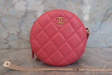 Load image into Gallery viewer, CHANEL Matelasse round chain shoulder bag Lambskin Pink/Gold hadware Shoulder bag 700060009