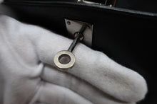 Load image into Gallery viewer, HERMES Pochette Kelly Gulliver leather Black □H Engraving Hand bag 700090083