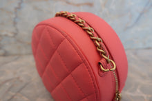 Load image into Gallery viewer, CHANEL Matelasse round chain shoulder bag Lambskin Pink/Gold hadware Shoulder bag 700060009