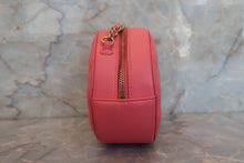 Load image into Gallery viewer, CHANEL Matelasse round chain shoulder bag Lambskin Pink/Gold hadware Shoulder bag 700060009