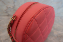 Load image into Gallery viewer, CHANEL Matelasse round chain shoulder bag Lambskin Pink/Gold hadware Shoulder bag 700060009