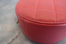 Load image into Gallery viewer, CHANEL Matelasse round chain shoulder bag Lambskin Pink/Gold hadware Shoulder bag 700060009