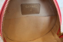 Load image into Gallery viewer, CHANEL Matelasse round chain shoulder bag Lambskin Pink/Gold hadware Shoulder bag 700060009