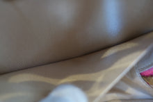 Load image into Gallery viewer, CHANEL Matelasse round chain shoulder bag Lambskin Pink/Gold hadware Shoulder bag 700060009