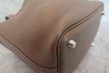 画像をギャラリービューアに読み込む, HERMES/エルメス ピコタンロックPM トリヨンクレマンス エトゥープ □Q刻印 ハンドバッグ 700120019