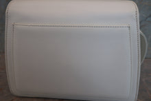 將圖片載入圖庫檢視器 CHANEL/シャネル ココマークショルダーバッグ キャビアスキン ホワイト ショルダーバッグ 700090065