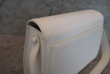 將圖片載入圖庫檢視器 CHANEL/シャネル ココマークショルダーバッグ キャビアスキン ホワイト ショルダーバッグ 700090065