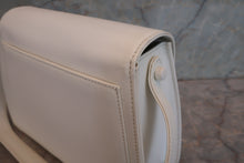 將圖片載入圖庫檢視器 CHANEL/シャネル ココマークショルダーバッグ キャビアスキン ホワイト ショルダーバッグ 700090065