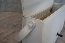 將圖片載入圖庫檢視器 CHANEL/シャネル ココマークショルダーバッグ キャビアスキン ホワイト ショルダーバッグ 700090065