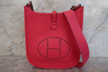 将图片加载到图库查看器,HERMES EVELYNE TPM Clemence leather Rose extreme C刻印 Shoulder bag 700120039