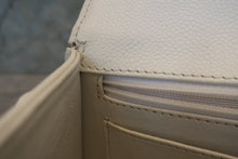 將圖片載入圖庫檢視器 CHANEL/シャネル ココマークショルダーバッグ キャビアスキン ホワイト ショルダーバッグ 700090065
