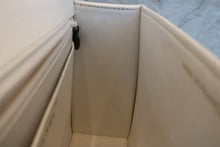 將圖片載入圖庫檢視器 CHANEL/シャネル ココマークショルダーバッグ キャビアスキン ホワイト ショルダーバッグ 700090065