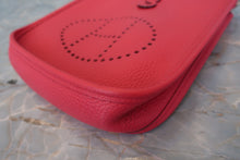将图片加载到图库查看器,HERMES EVELYNE TPM Clemence leather Rose extreme C刻印 Shoulder bag 700120039