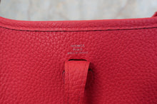 将图片加载到图库查看器,HERMES EVELYNE TPM Clemence leather Rose extreme C刻印 Shoulder bag 700120039