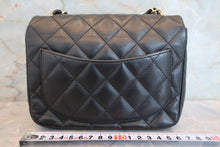 Load image into Gallery viewer, CHANEL Mini matelasse chain shoulder bag Lambskin Black/Gold hadware Shoulder bag 700090095