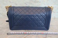 画像をギャラリービューアに読み込む, CHANEL/シャネル ボーイシャネルチェーンショルダーバッグ ラムスキン ブルー/ゴールド金具 ショルダーバッグ 800020184