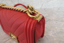 画像をギャラリービューアに読み込む, CHANEL/シャネル ボーイシャネル チェーンショルダーバッグ ラムスキン レッド/ゴールド金具 ショルダーバッグ 700060077