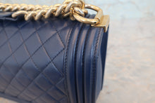 画像をギャラリービューアに読み込む, CHANEL/シャネル ボーイシャネルチェーンショルダーバッグ ラムスキン ブルー/ゴールド金具 ショルダーバッグ 800020184